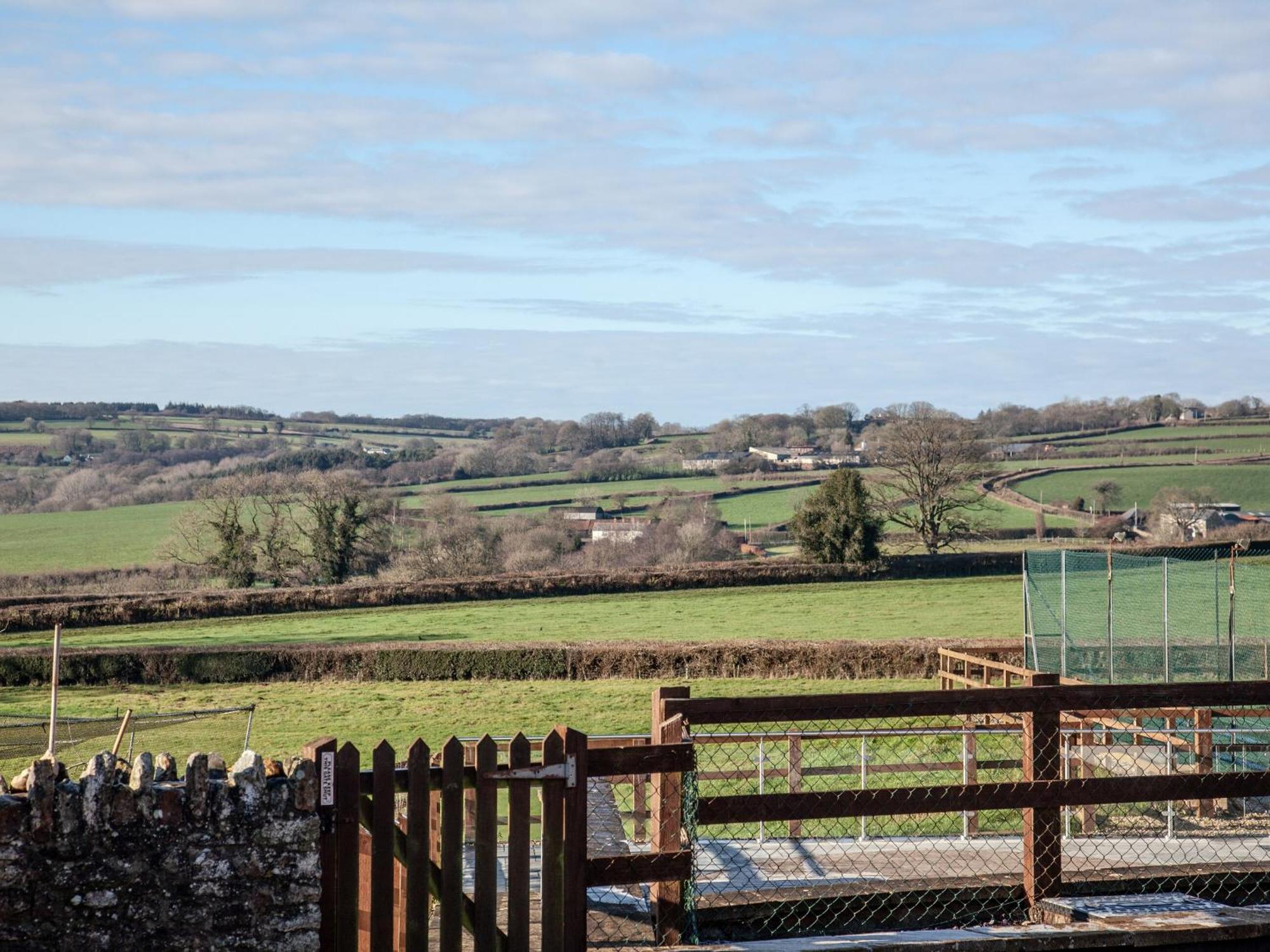 Вилла Old Orchard Barn - The Annexe Buckland St Mary Экстерьер фото